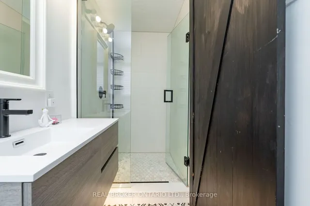 Additional image 24 of 905 & 907 Glencairn Ave