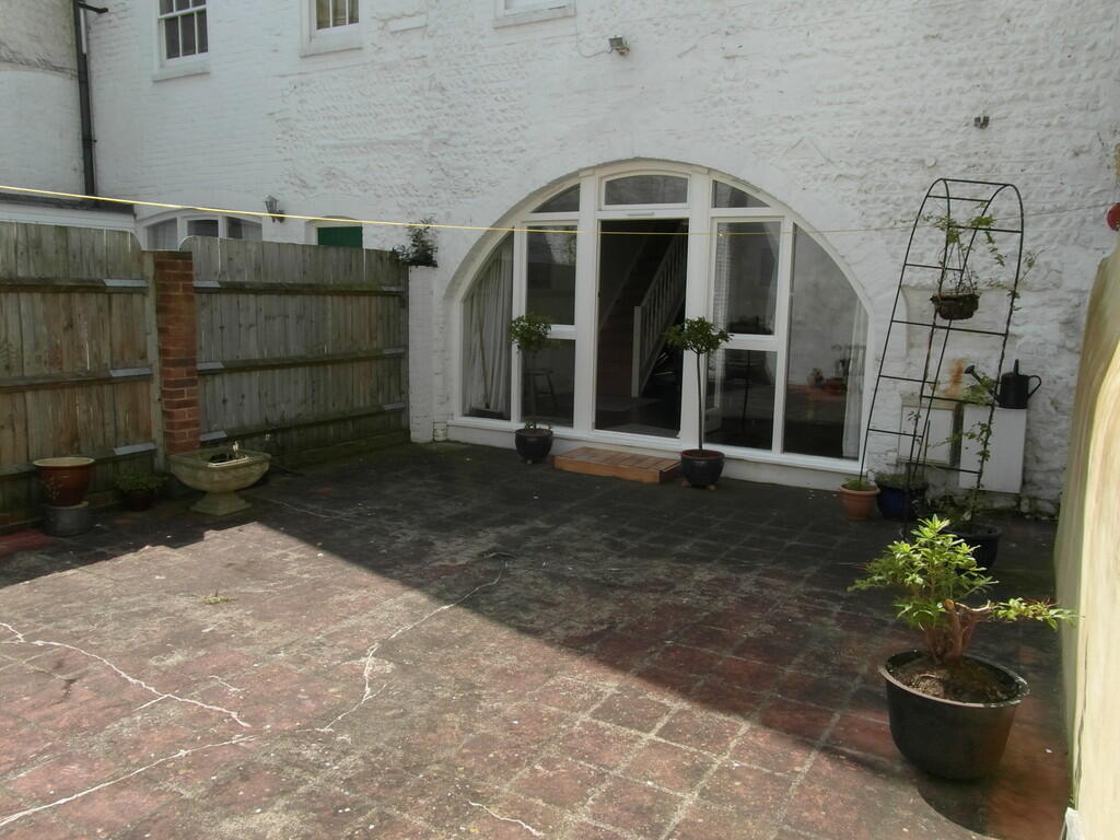 Additional image 2 of Gloucester Mews, Gloucester Road