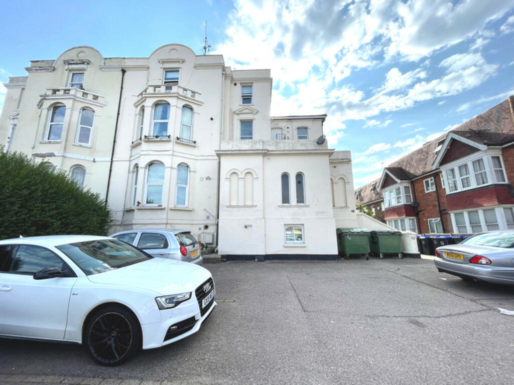 Broadwater Road, Worthing, BN14