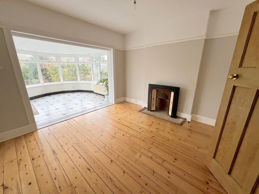 Additional image 5 of Barton Court Avenue, Barton On Sea, New Milton, Hampshire. BH25 7ES