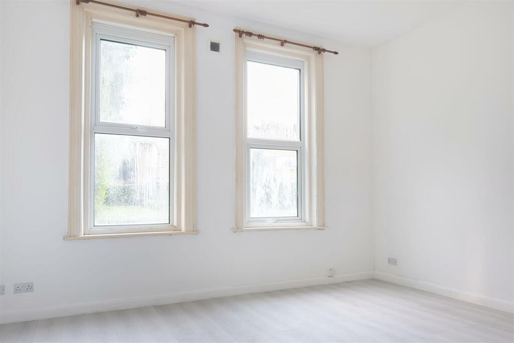 Additional image 6 of Studio Flat, Crescent Road, Bournemouth