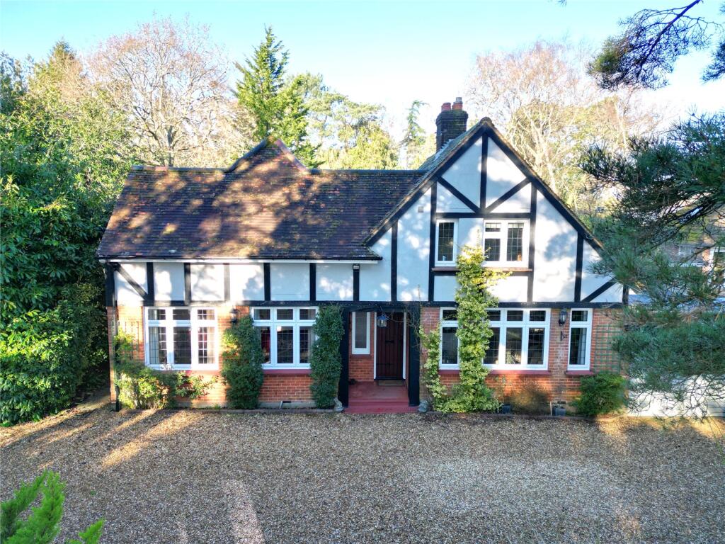 Sandy Lane, St. Ives, Ringwood, BH24