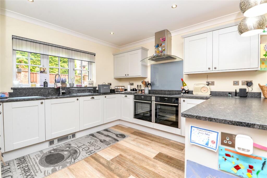 Additional image 23 of York Avenue, New Milton, Hampshire, BH25