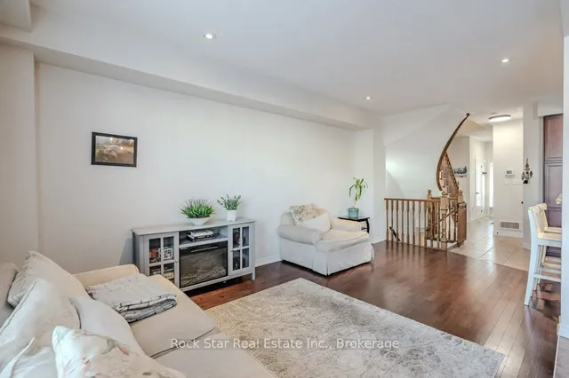 Additional image 10 of 70 Marina Point Cres