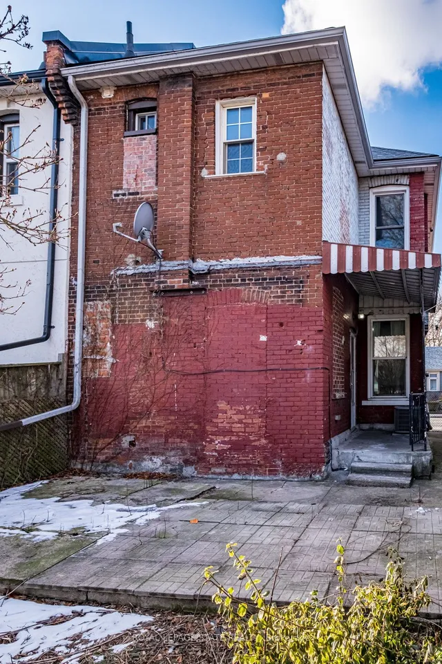 Additional image 36 of 136 Dundurn St