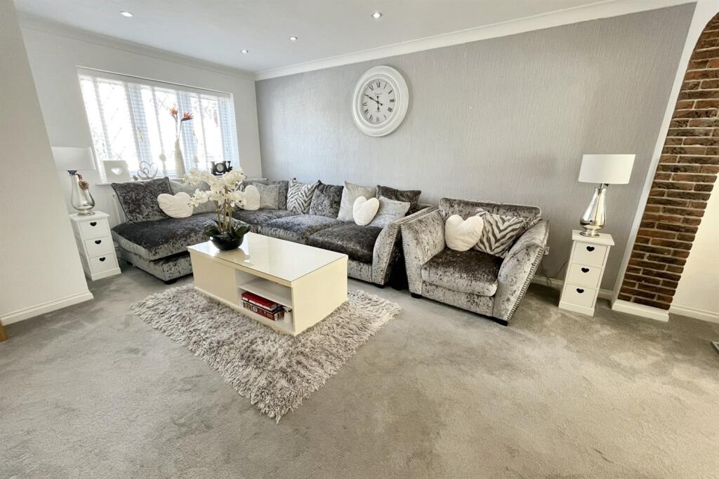 Additional image 4 of Castledean