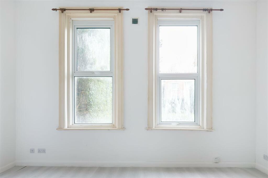 Additional image 8 of Studio Flat, Crescent Road, Bournemouth