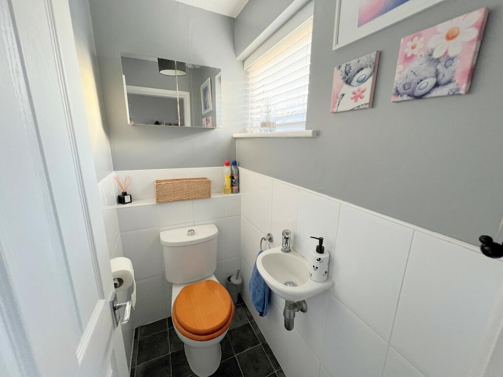 Additional image 5 of Chatsworth Way, New Milton, Hampshire. BH25 5UL