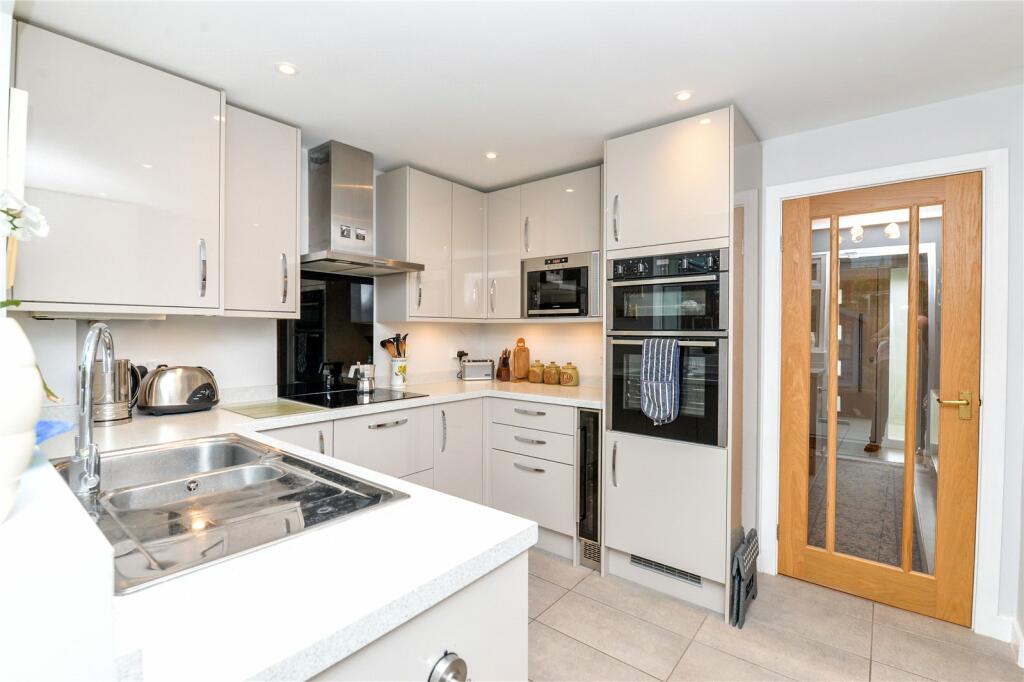 Additional image 16 of Studley Court, Barton On Sea, New Milton, Hampshire, BH25