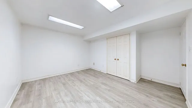 Additional image 35 of 77 Roxanne Cres