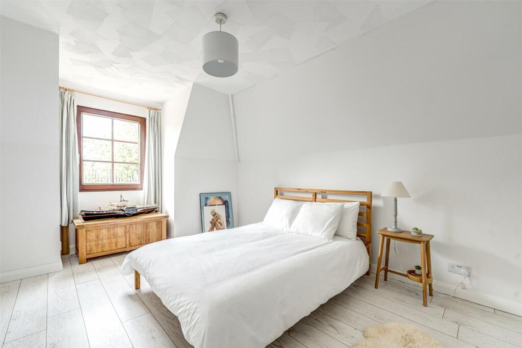 Additional image 14 of Toddington Lane, Littlehampton, West Sussex, BN17