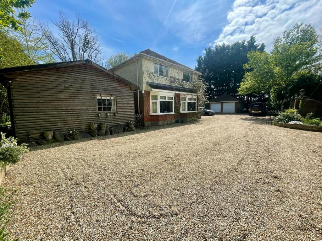 Additional image 4 of Stapehill Road, Wimborne