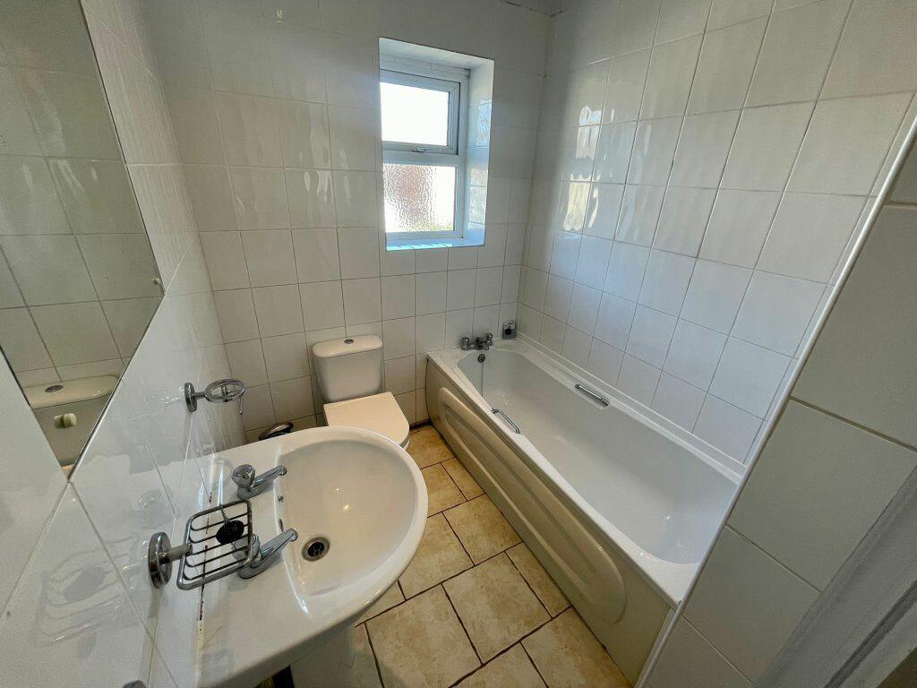 Additional image 8 of FIVE DOUBLE BEDROOM STUDENT HOUSE (P02821)