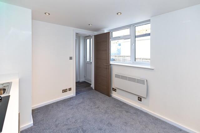 Additional image 8 of Modern Flat, Winton