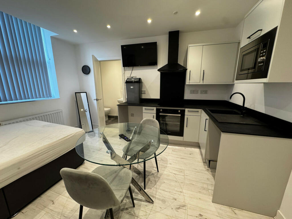 Additional image 3 of 21 Silver Street, Bury, Lancashire, BL9