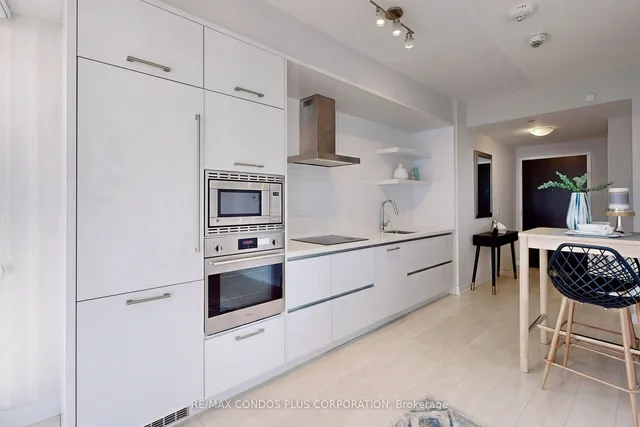 Additional image 6 of 2221 Yonge St Unit 2006