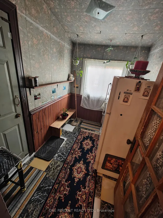 Additional image 10 of 33 Grove Ave