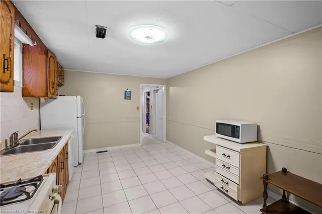 Additional image 26 of 243 Green Rd