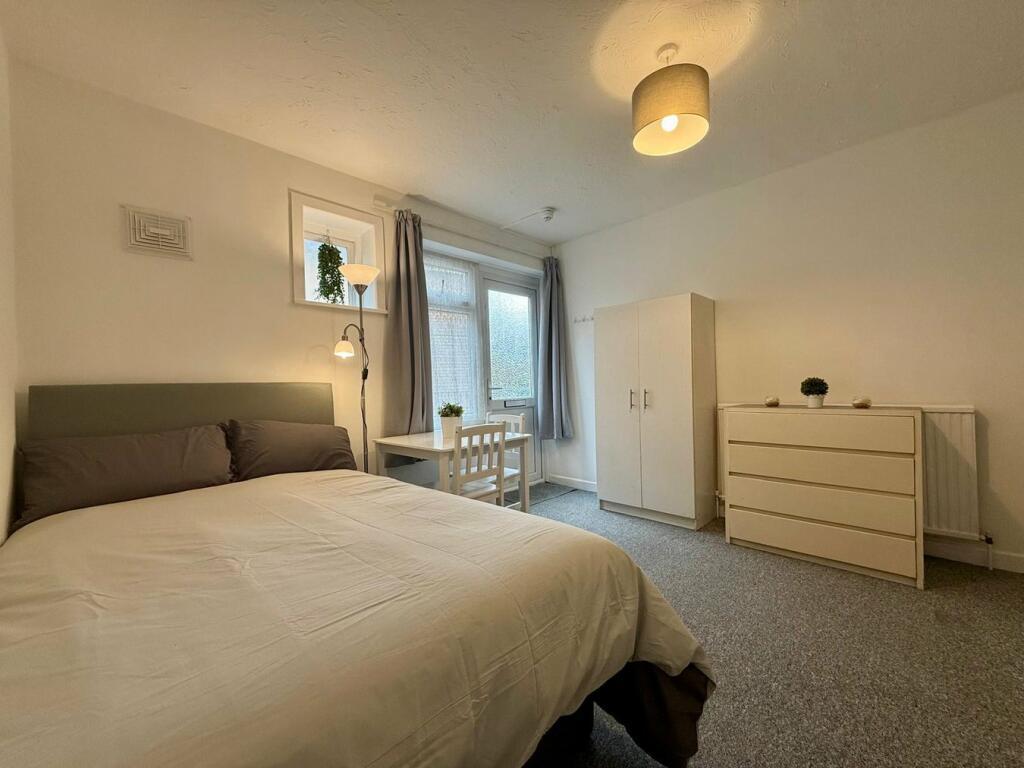 Additional image 5 of Crescent Road, Bournemouth, BH2