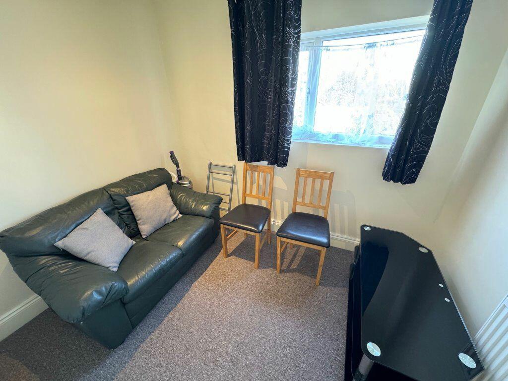 Additional image 6 of THREE DOUBLE BEDROOM STUDENT (P07604)