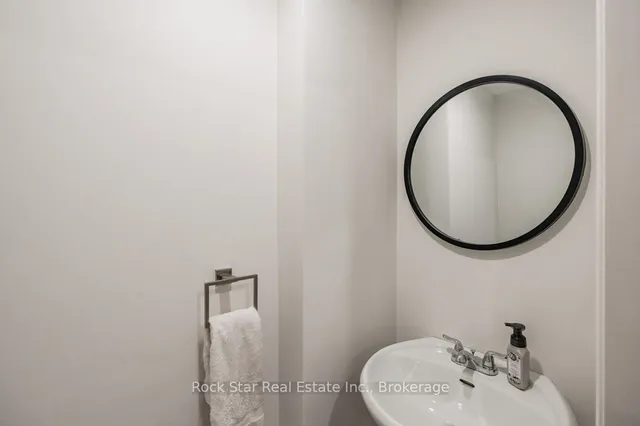 Additional image 29 of 70 Marina Point Cres