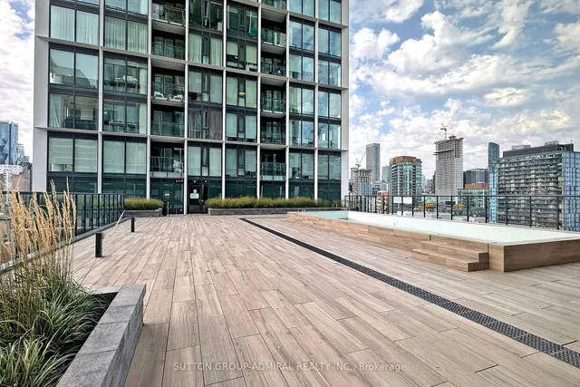 Additional image 28 of 158 Front St Unit 1412