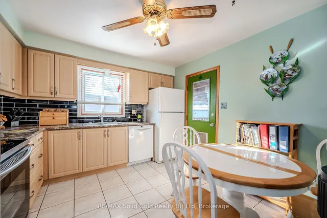 Additional image 11 of 120 Albion Crt