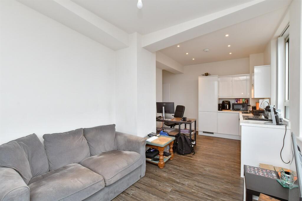 Additional image 5 of The Causeway, Goring-By-Sea, Worthing, West Sussex