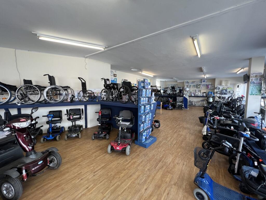 Additional image 3 of 25-26 East Street, Wimborne, Dorset, BH21 1DU