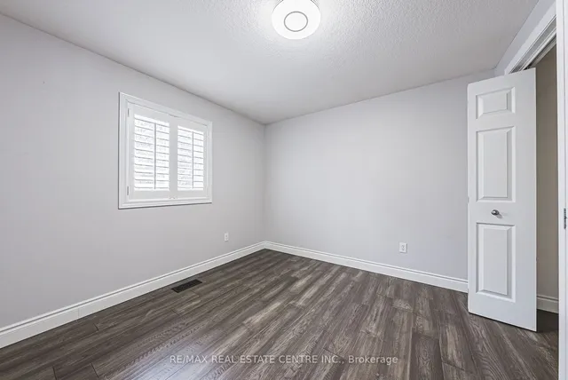 Additional image 27 of 524 Country Clair Pl