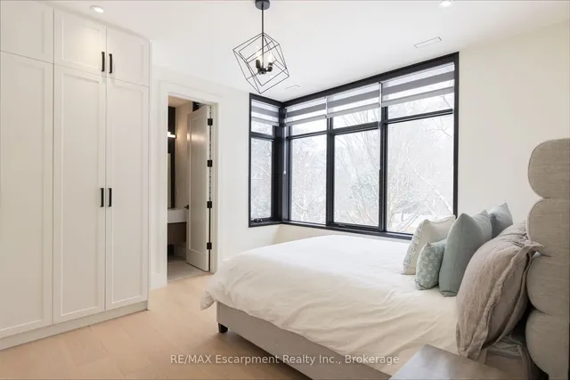 Additional image 13 of 2110 Blyth Cres