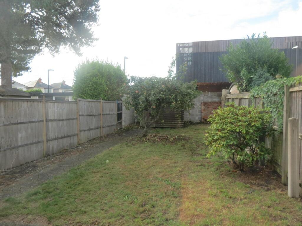 Additional image 13 of 4 bedroom Semi Detached House in Winton