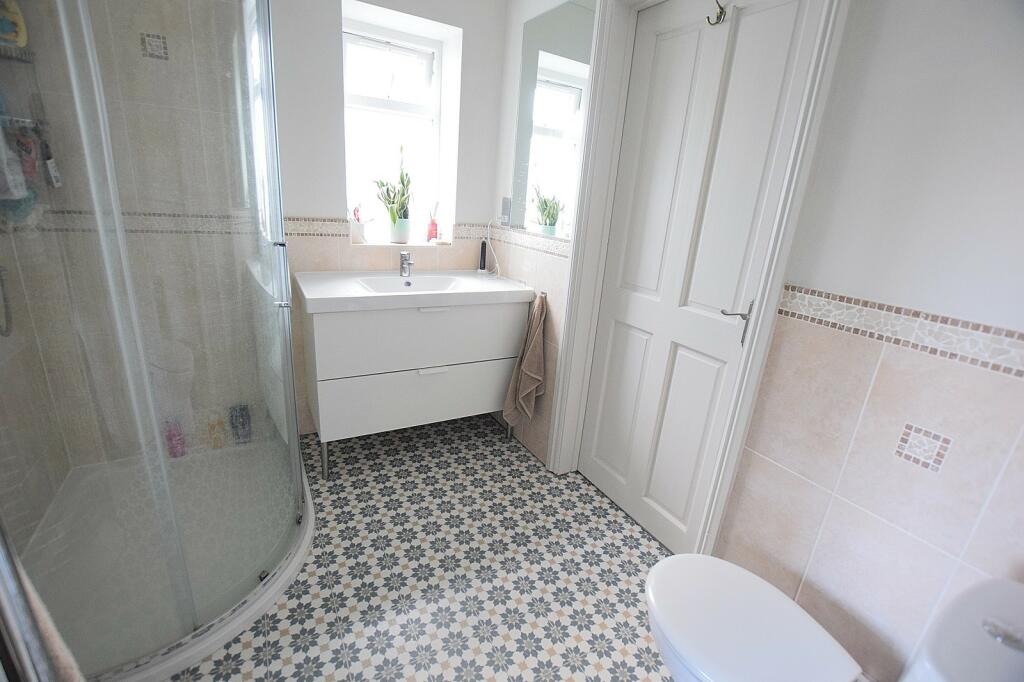 Additional image 9 of Barton Court Avenue, Barton On Sea, New Milton, Hampshire. BH25 7EP