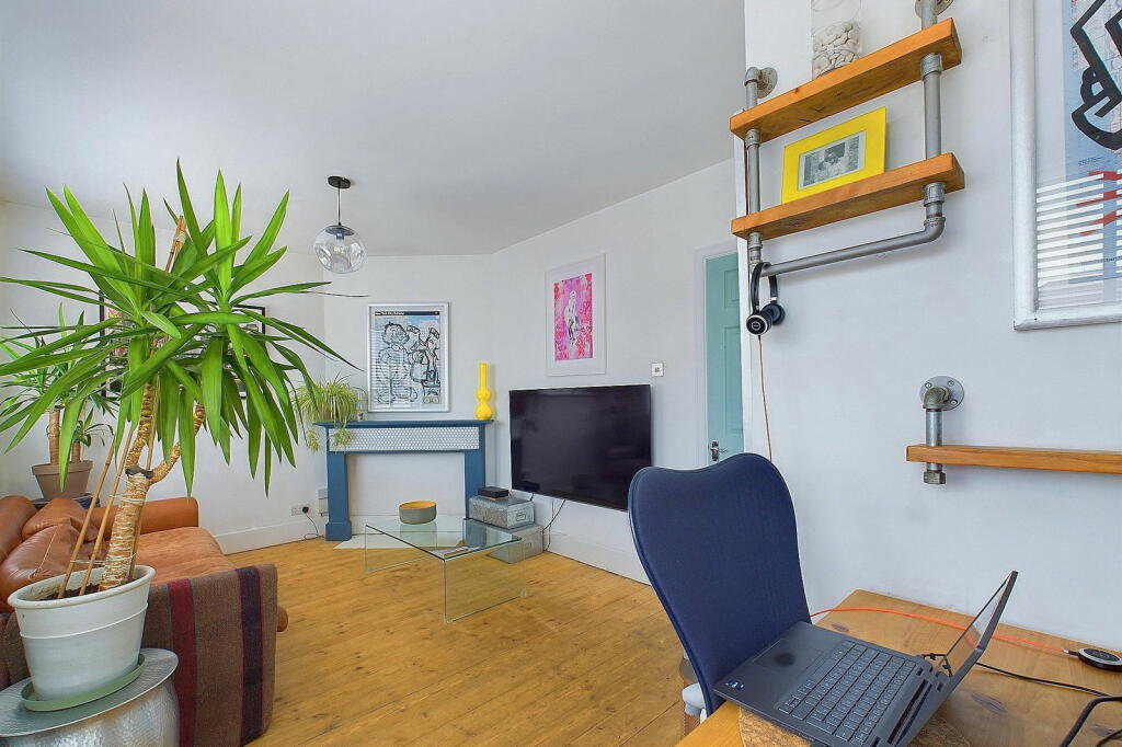 Additional image 7 of Centrecourt Road, Worthing, BN14 7AG