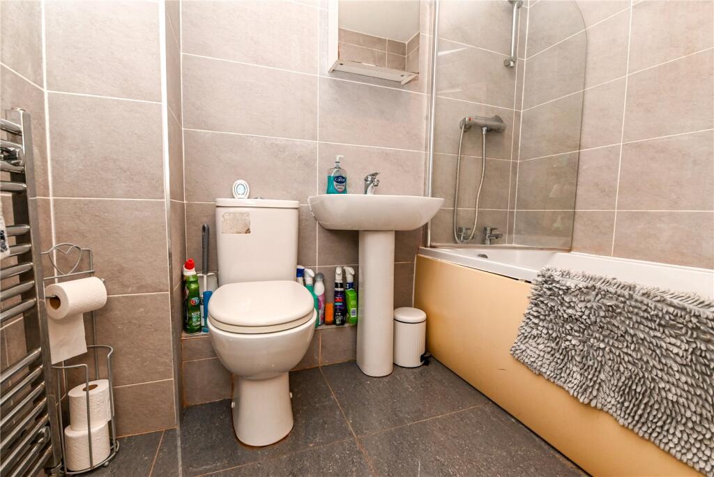 Additional image 7 of Vincent Close, New Milton, Hampshire, BH25