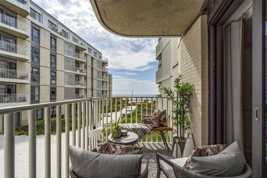 Brighton Road, Worthing, West Sussex, BN11