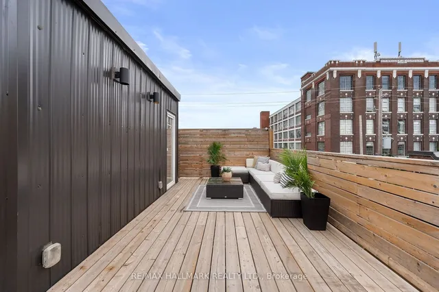 Additional image 23 of 326 Carlaw Ave Unit 106