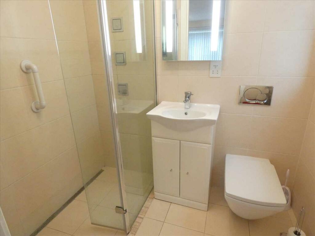 Additional image 8 of Blue Bay, 75-77 Boscombe Overcliff Drive, Bournemouth