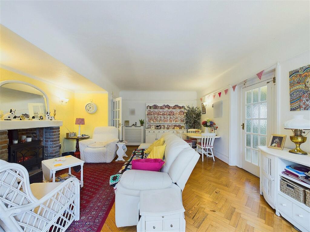 Additional image 19 of Wallace Avenue, Worthing, BN11