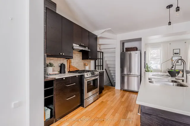 Additional image 7 of 398 Coxwell Ave