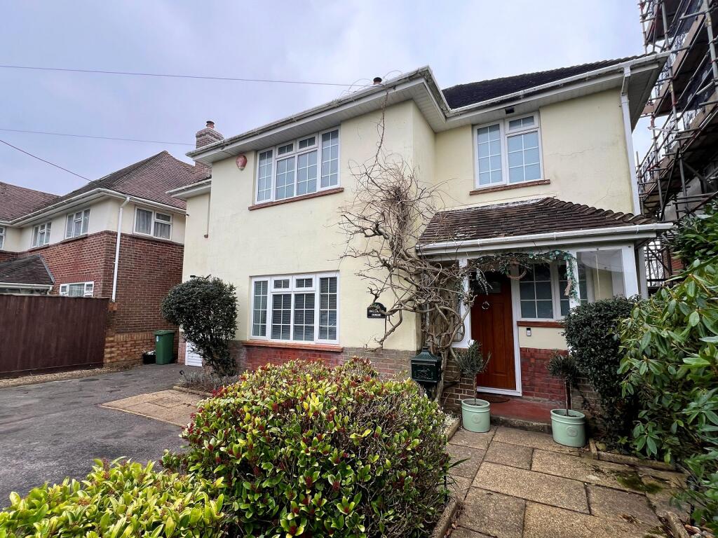 Additional image 23 of Barton Court Avenue, Barton On Sea, New Milton, Hampshire. BH25 7ES