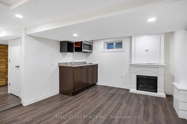 Additional image 31 of 121 Galt Ave