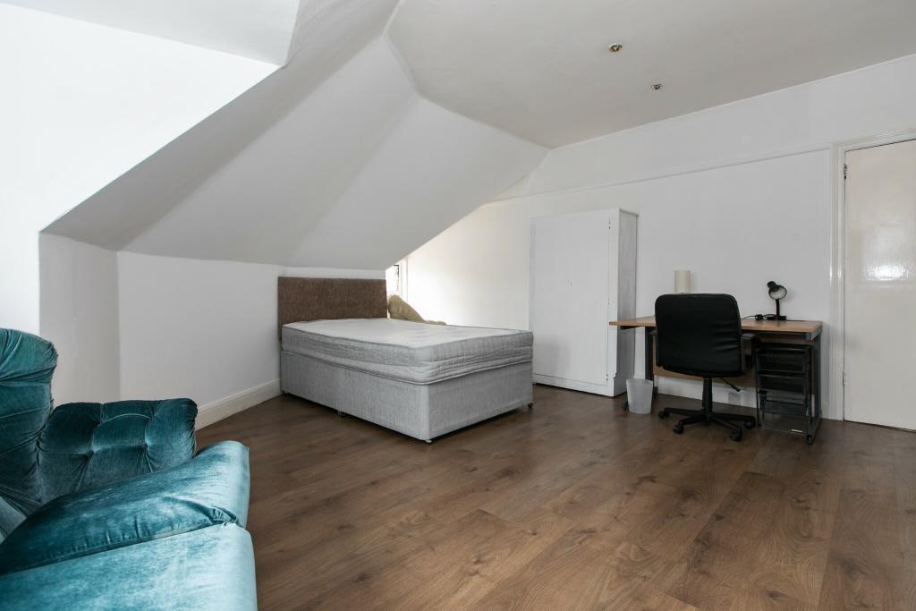 Additional image 17 of 5 Bed Student flat on Kings Road