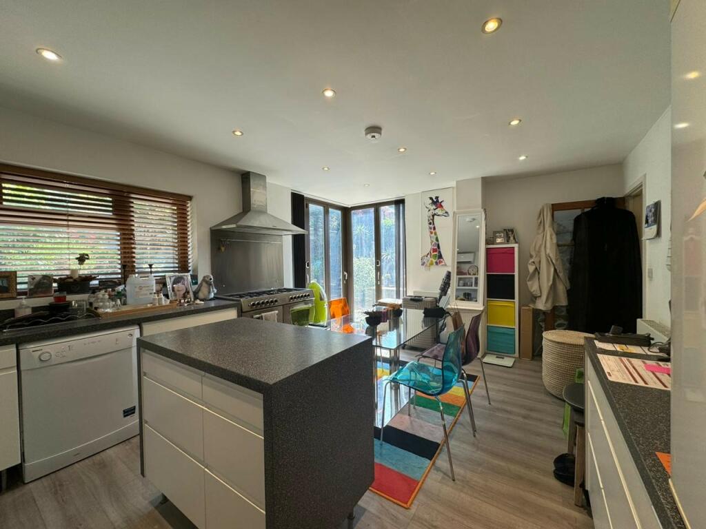 Additional image 2 of Saltdean