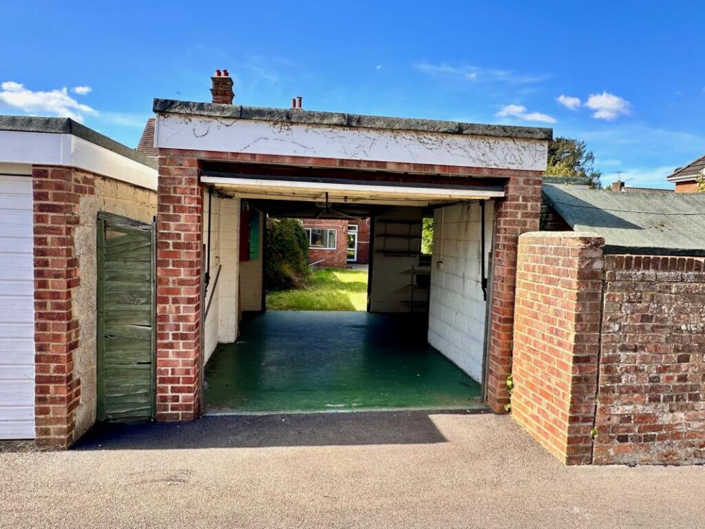 Additional image 19 of 15 York Road, Broadstone, Dorset, BH18 8EW