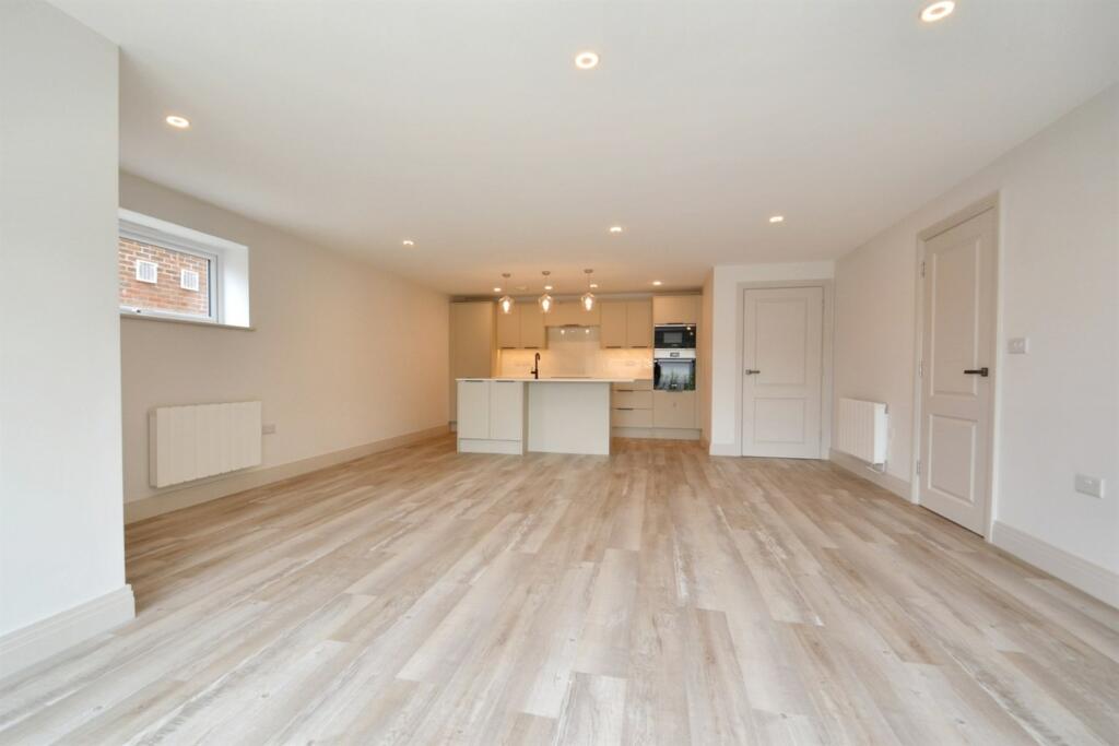 Additional image 16 of Broadstone