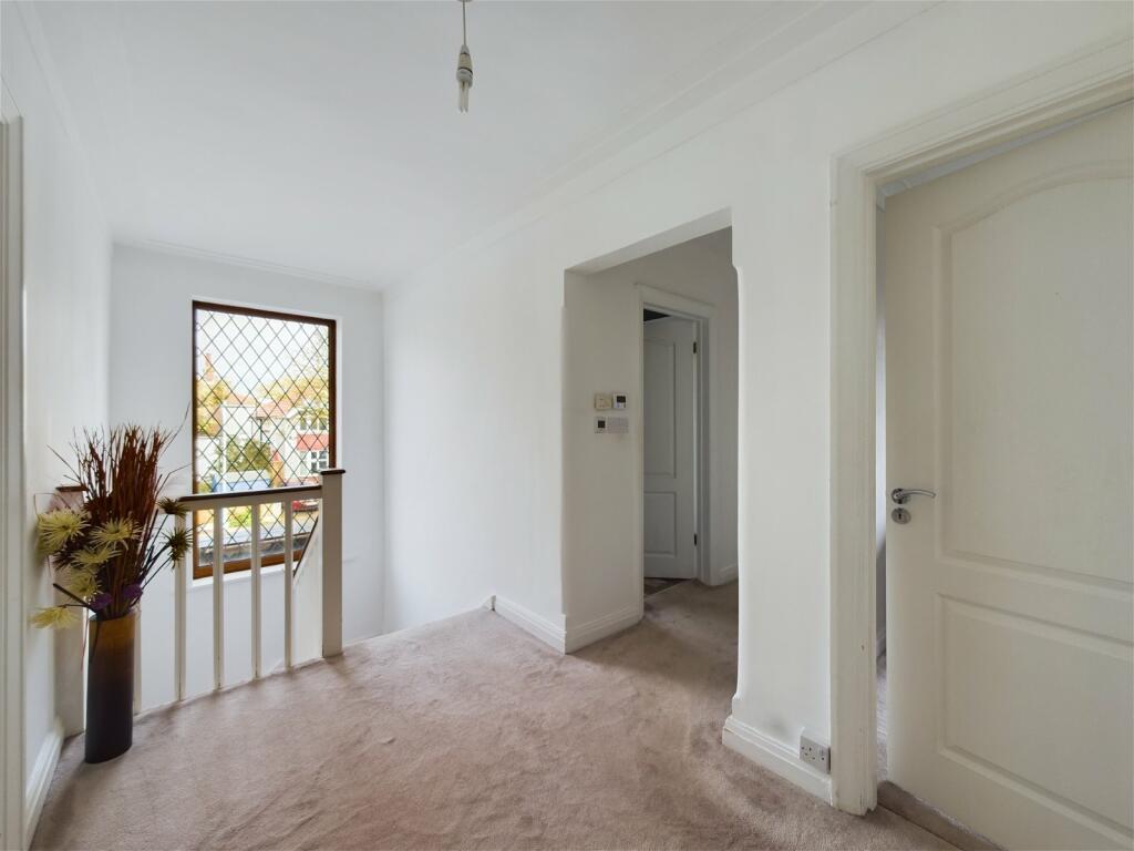 Additional image 13 of George V Avenue, Worthing, BN11