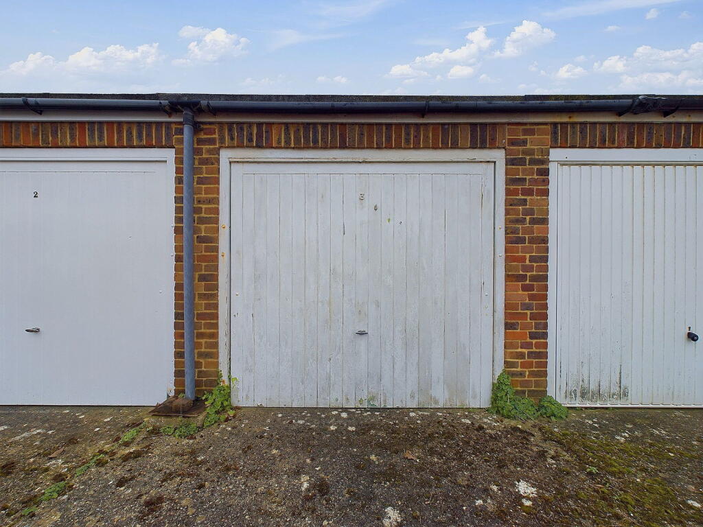 Additional image 12 of Alinora Avenue, Goring-by-Sea, Worthing, BN12