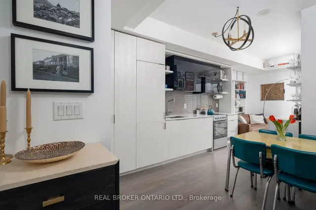 Additional image 10 of 6 Parkwood Ave Unit 401