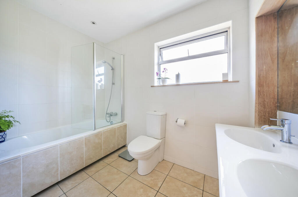 Additional image 13 of New Milton, Hampshire, BH25